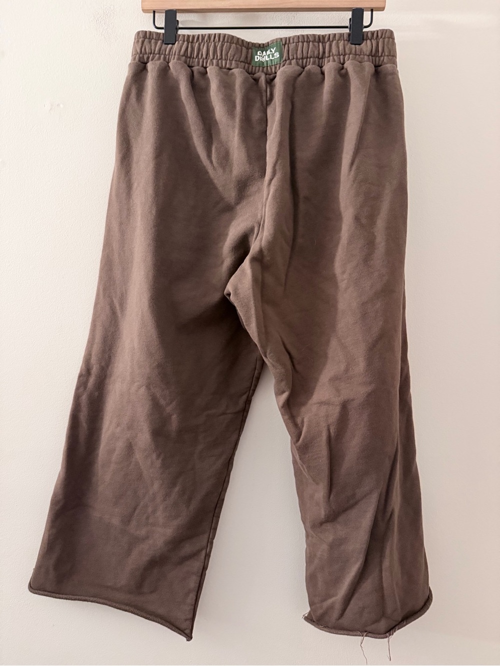 Daily Drills Wide Leg Sweatpants brown raw hem M/L